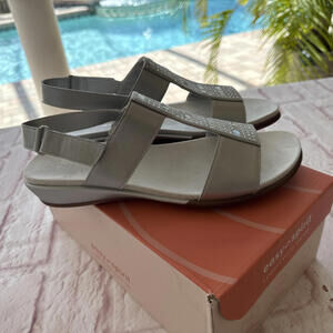 Easy Spirit Hazel Embellished Slingback Silver Sandals Sz  10 NIB